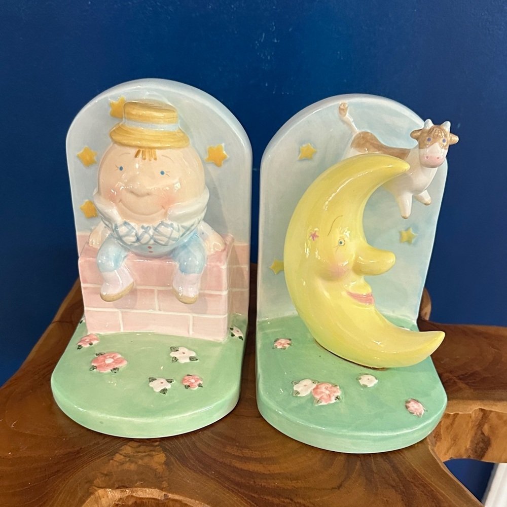 HOUSE OF HATTEN CERAMIC  Humpty dumpty , Cow Jumped Over Moon bookends 7"